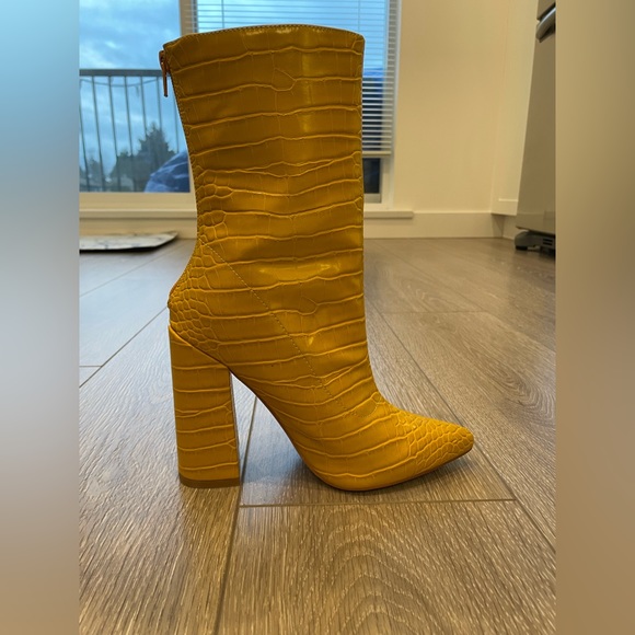 New in box Ego PU Yellow Croc boots size 39 - Picture 5 of 10